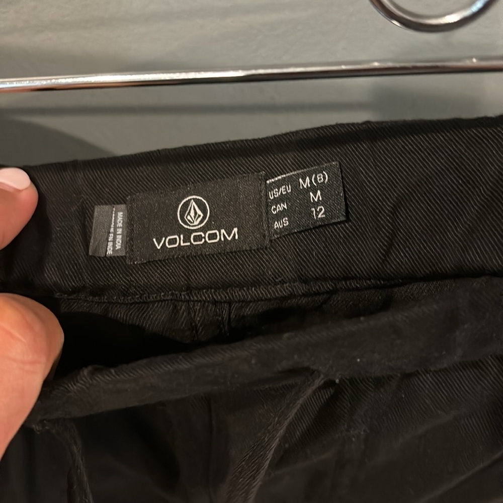 Volcom womens shorts - Picture 4 of 5